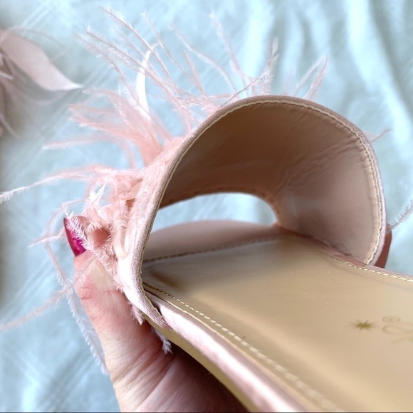 Shoe Dazzle Nia Faux Feathered Jeweled Slide Flat Sandal Boho Size 7 - Picture 13 of 16